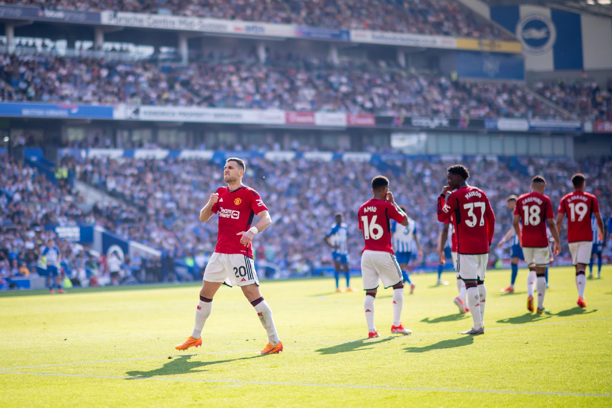 老年人和儿 老年人和儿